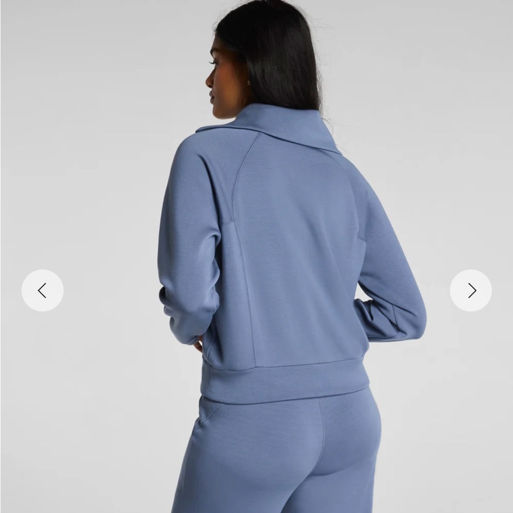 Spanx AirEssentials Half Zip Size Medium - image 2